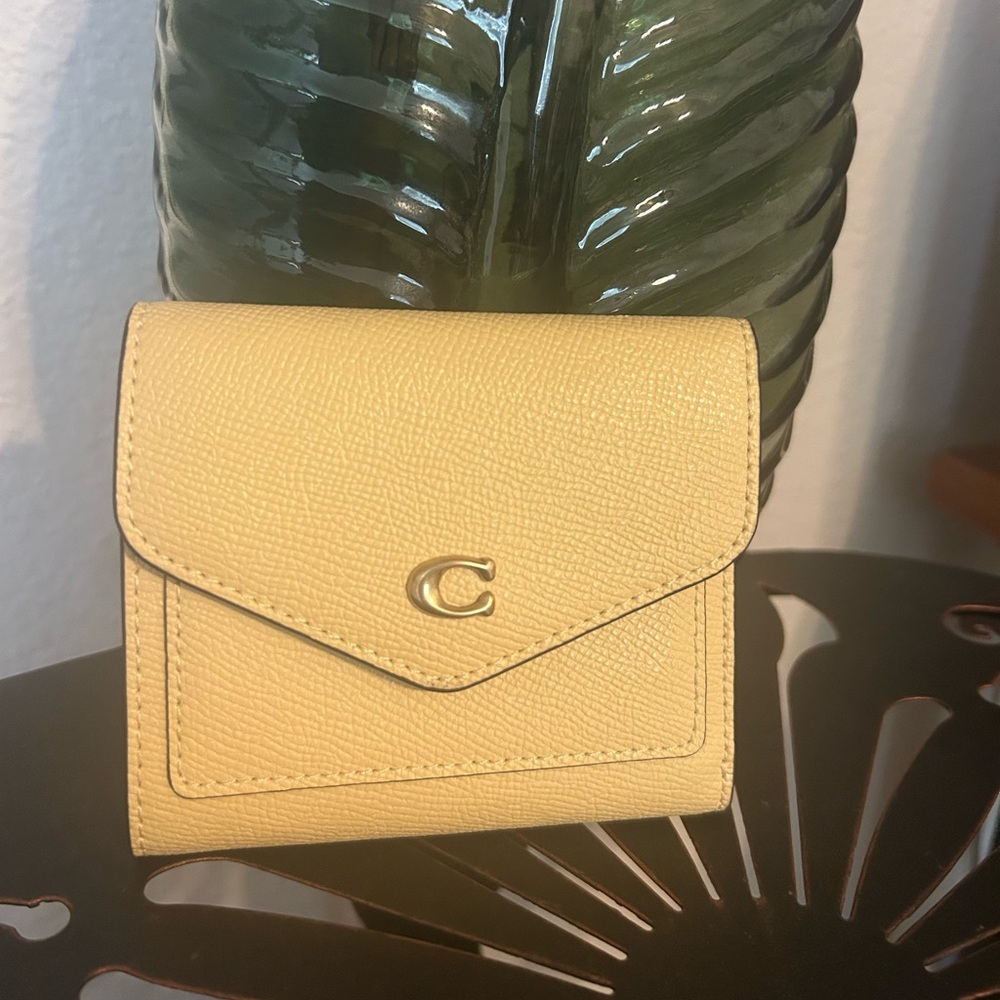 Coach Wyn Wallet - Vanilla